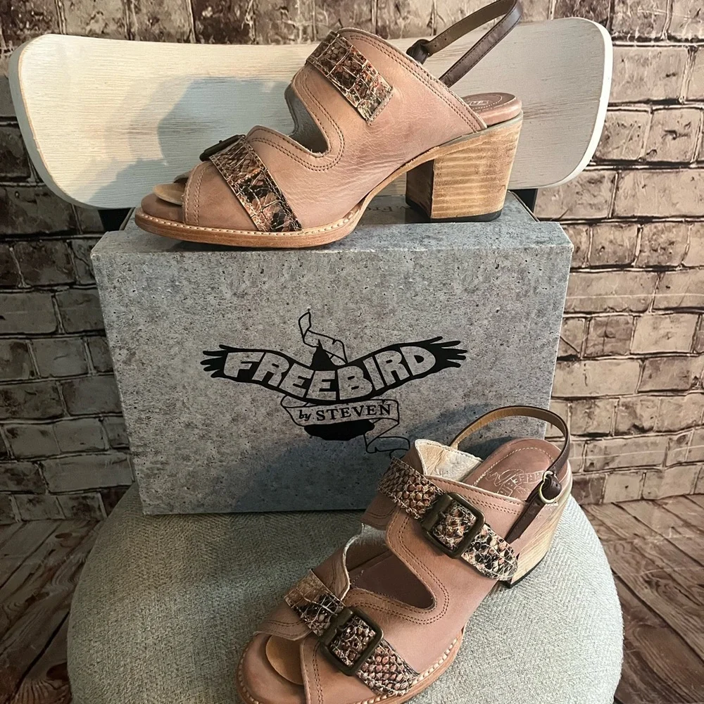 Comfortable Women's Leather Slingback Sandals - Neutral Pink - Picture 5 of 6
